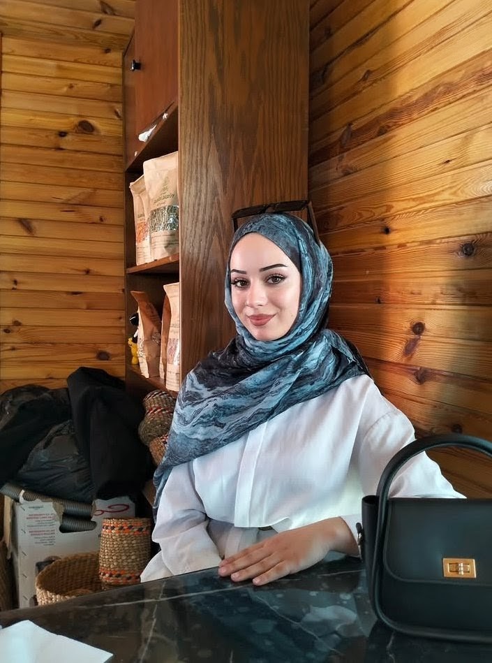 Oyuklu Sonsuz Aşk Bayan Escort Ala