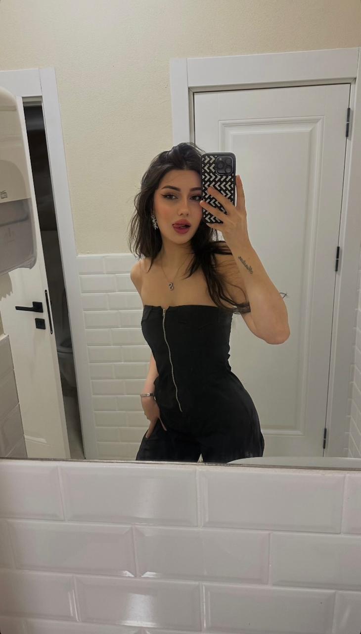Aynalı İngiliz Escort Beril